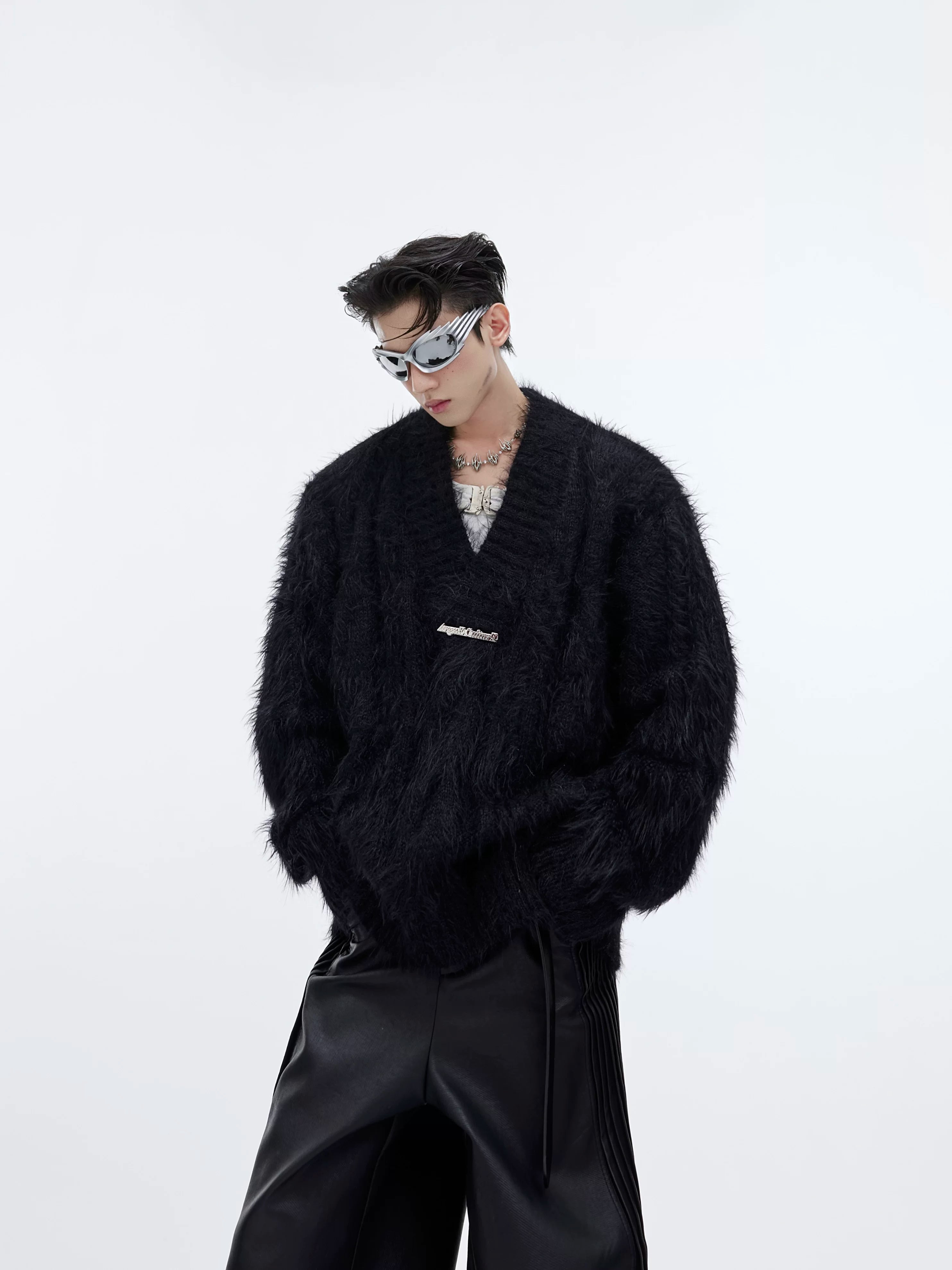 oversized-faux-mink-v-neck-sweater-mens-streetwear-black