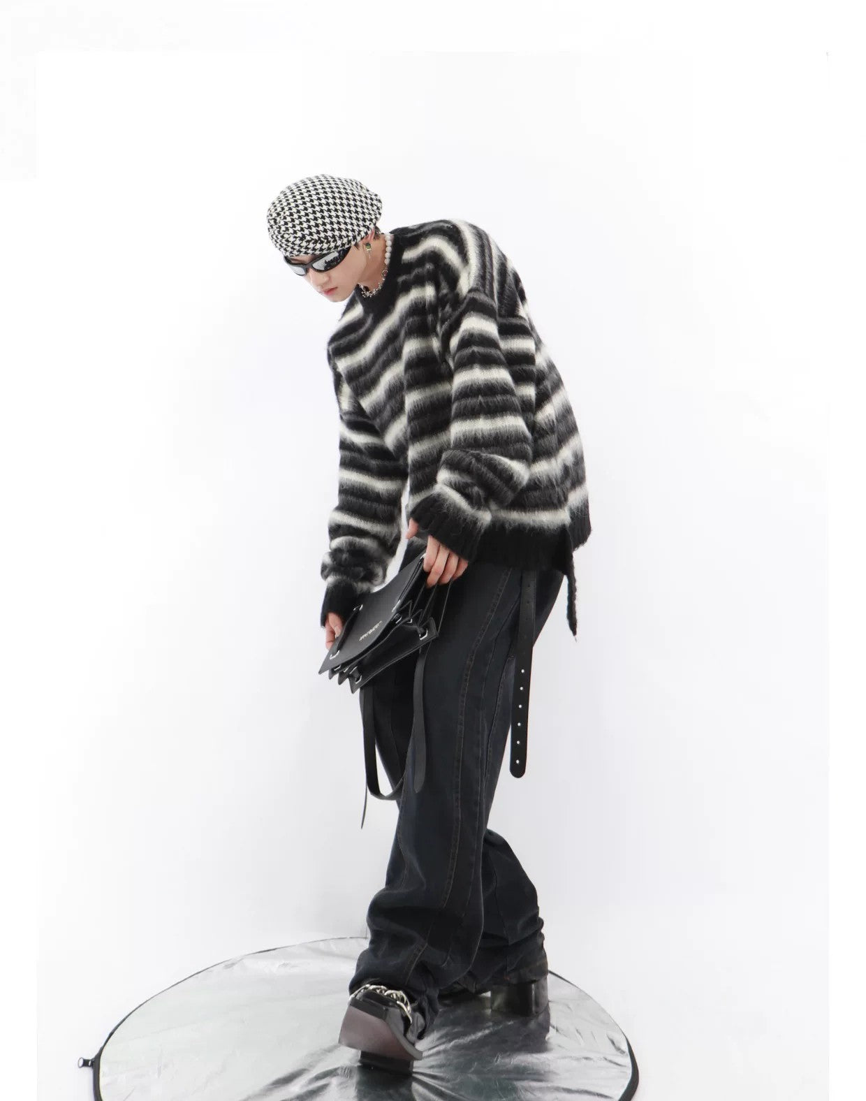 desc::oversized-striped-mohair-sweater-mens-loose-knit-pullover-detail-img-7