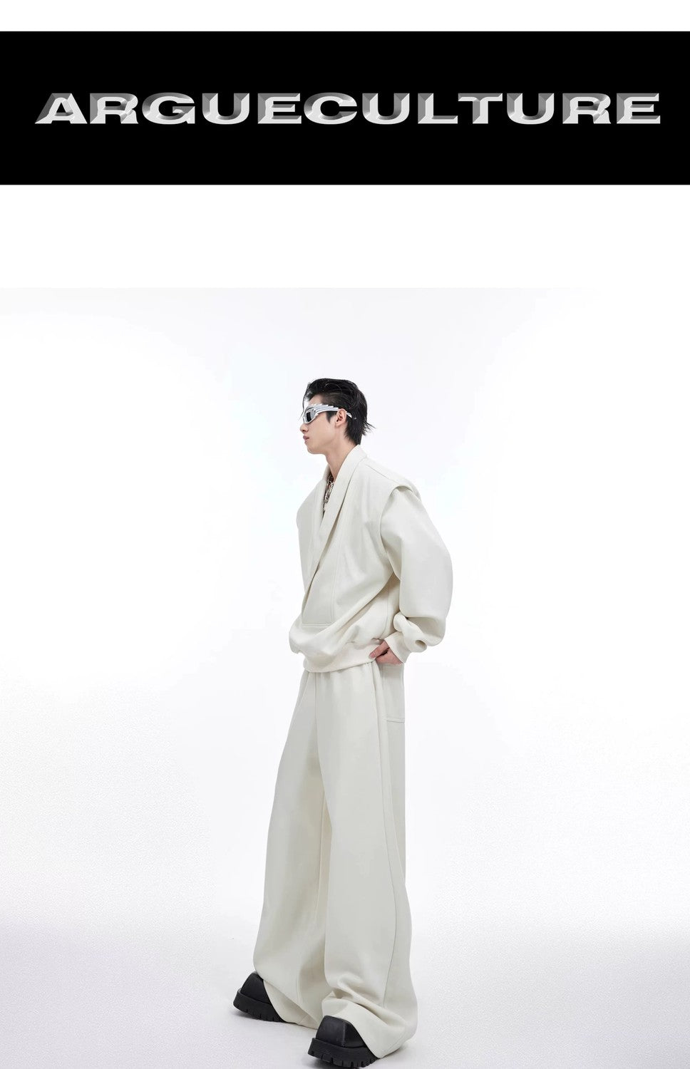 desc::oversized-v-neck-streetwear-sweatshirt-set-with-metal-accents-detail-img-3