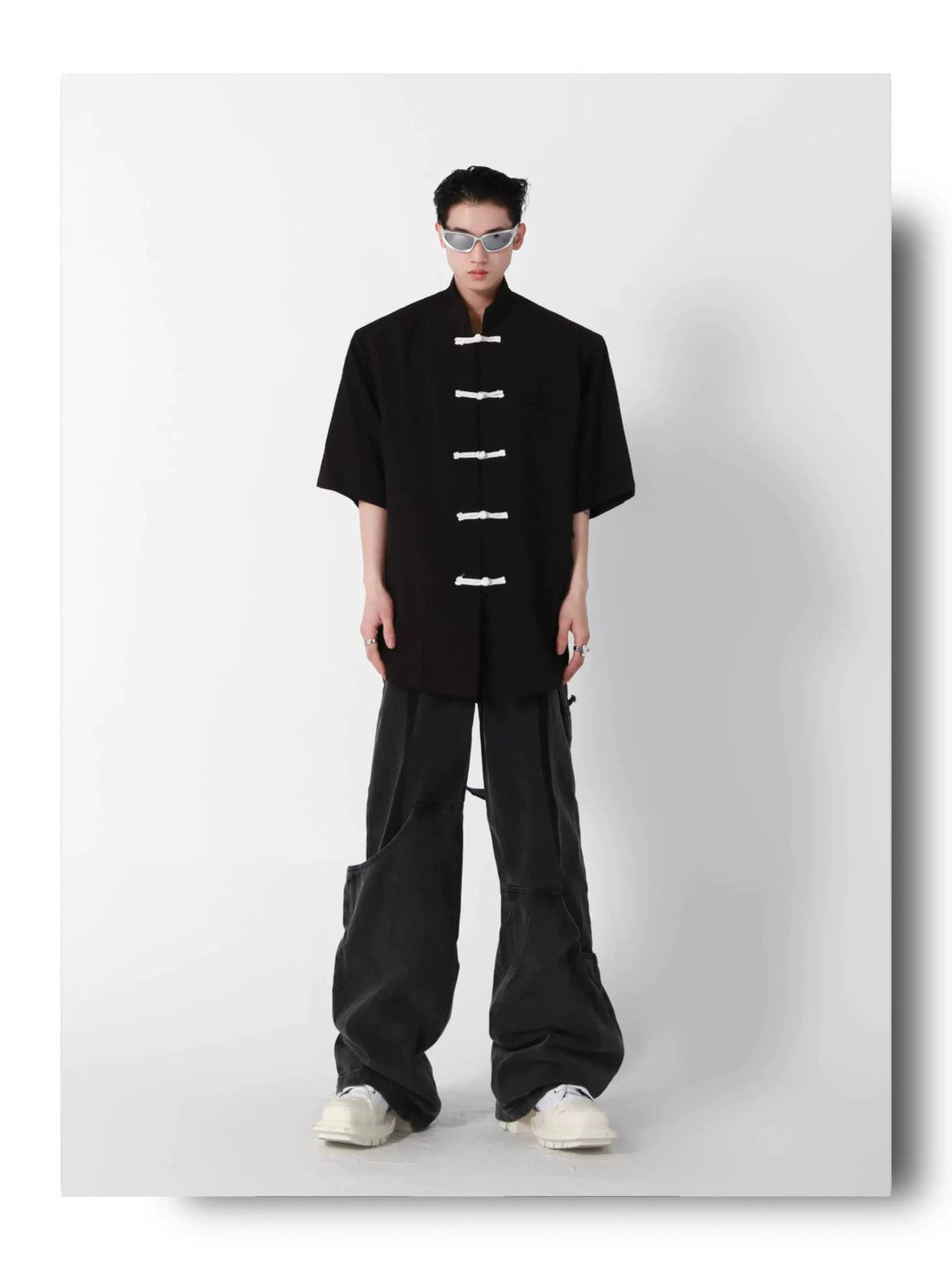 desc::padded-shoulder-chinese-frog-button-streetwear-tee-detail-img-5