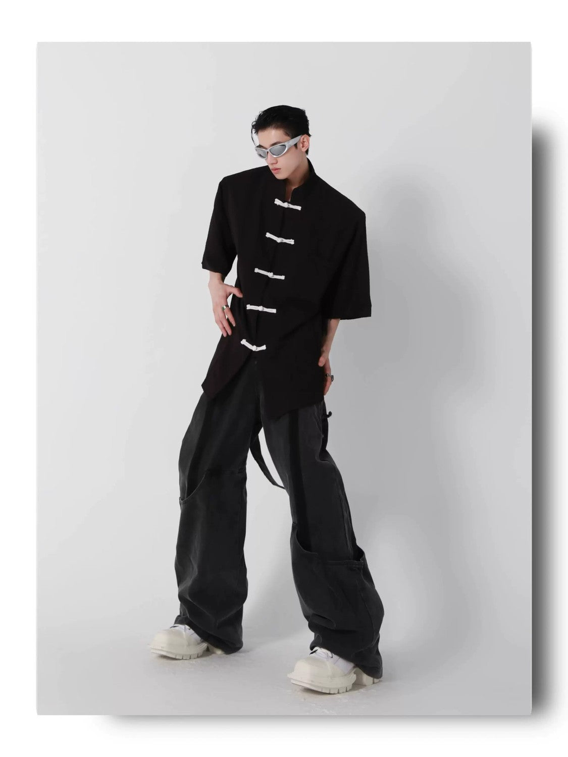 desc::padded-shoulder-chinese-frog-button-streetwear-tee-detail-img-6