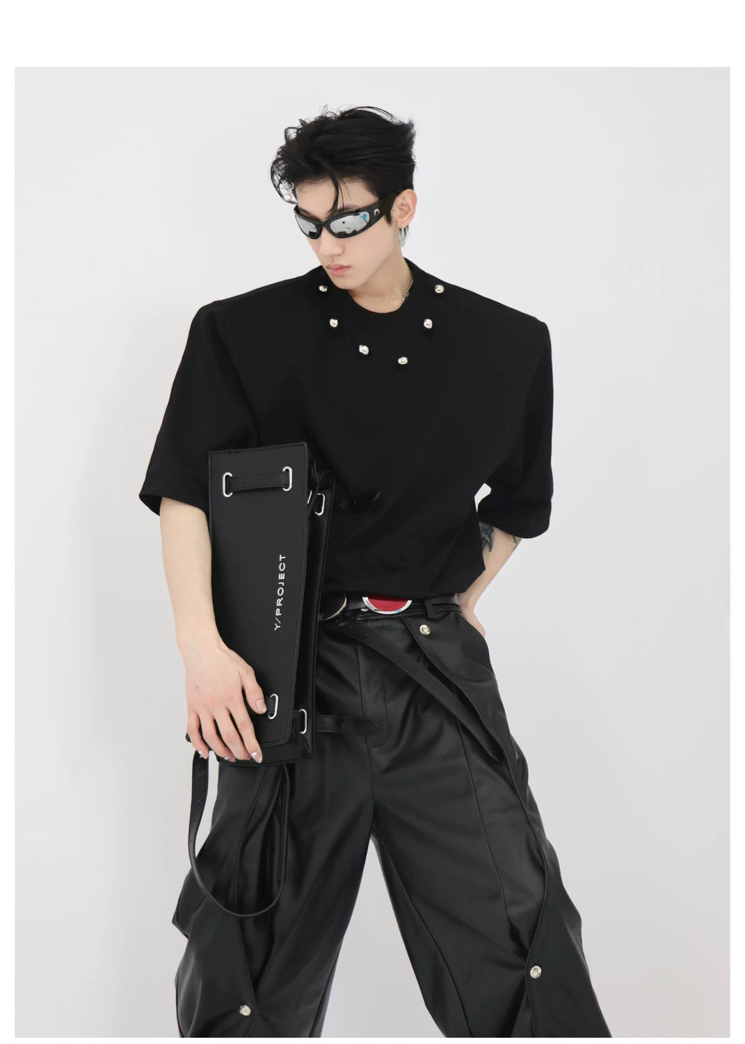 desc::padded-shoulder-metal-bead-punk-tee-loose-fit-detail-img-6