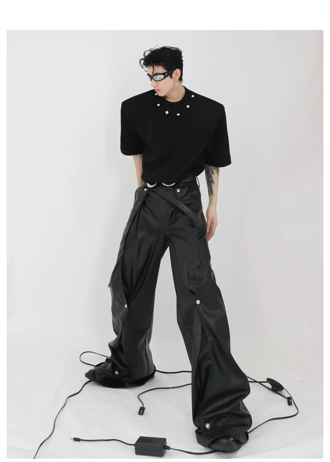 desc::padded-shoulder-metal-bead-punk-tee-loose-fit-detail-img-7