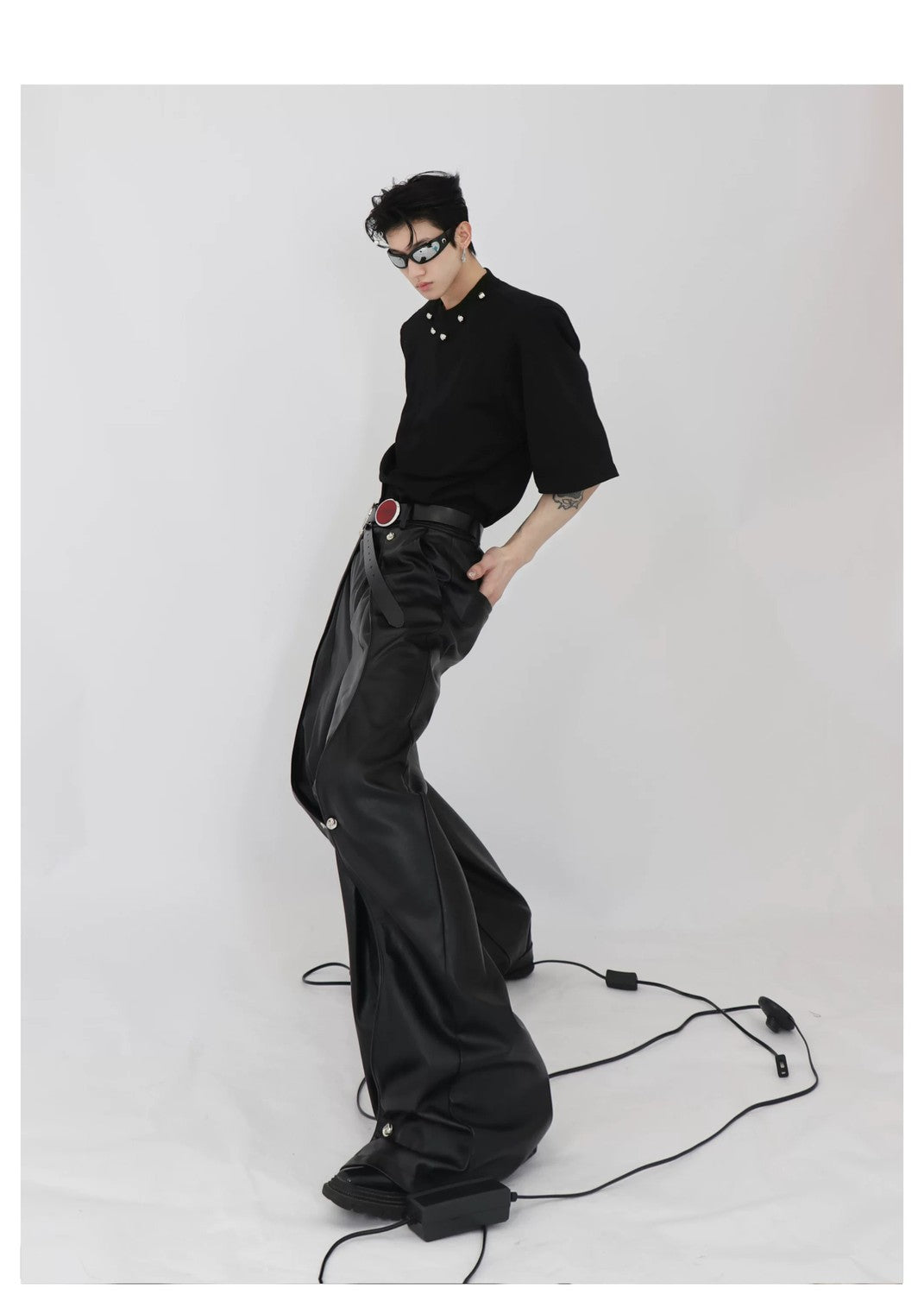 desc::padded-shoulder-metal-bead-punk-tee-loose-fit-detail-img-8