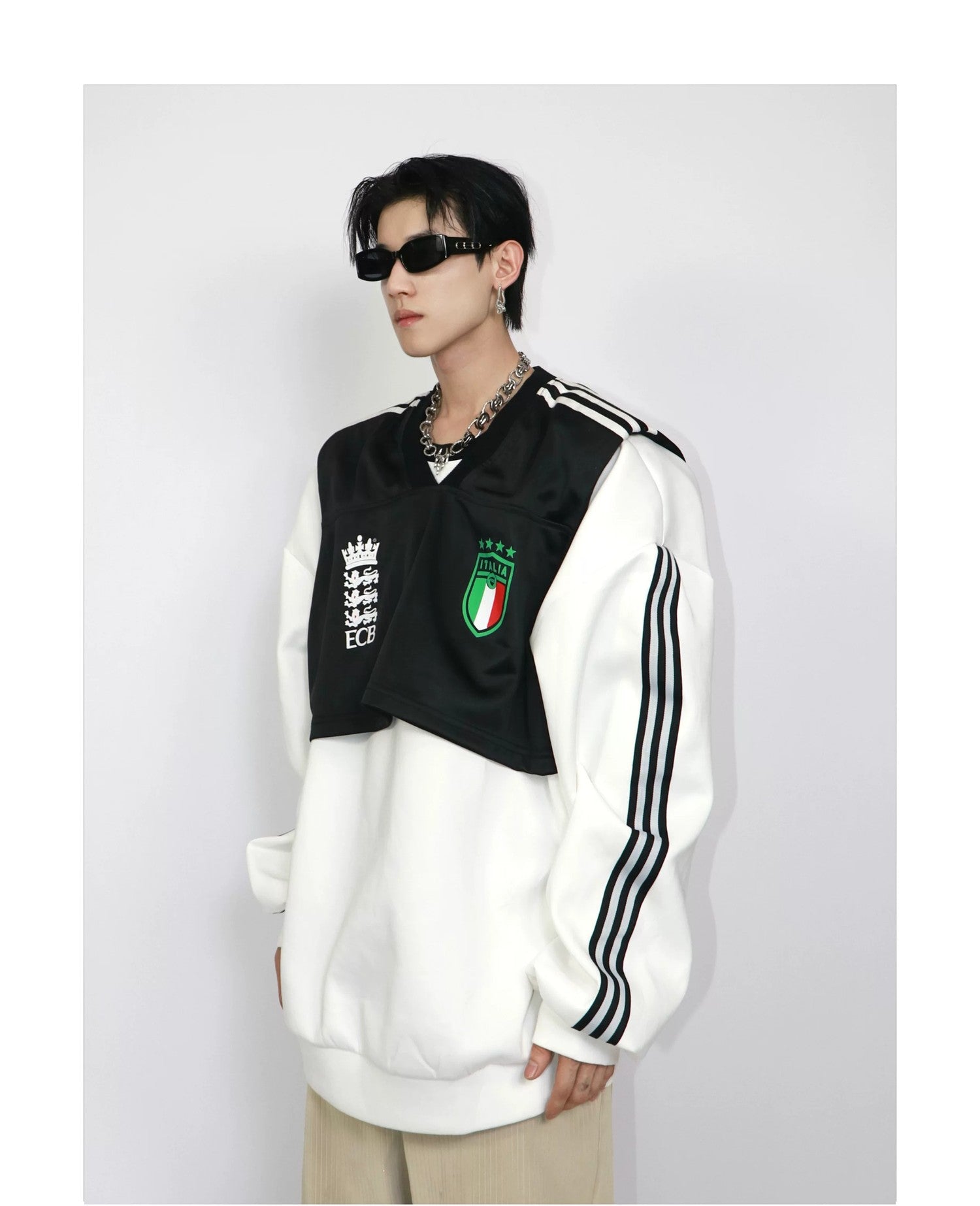 desc::padded-shoulder-patchwork-fake-two-piece-sweatshirt-detail-img-2