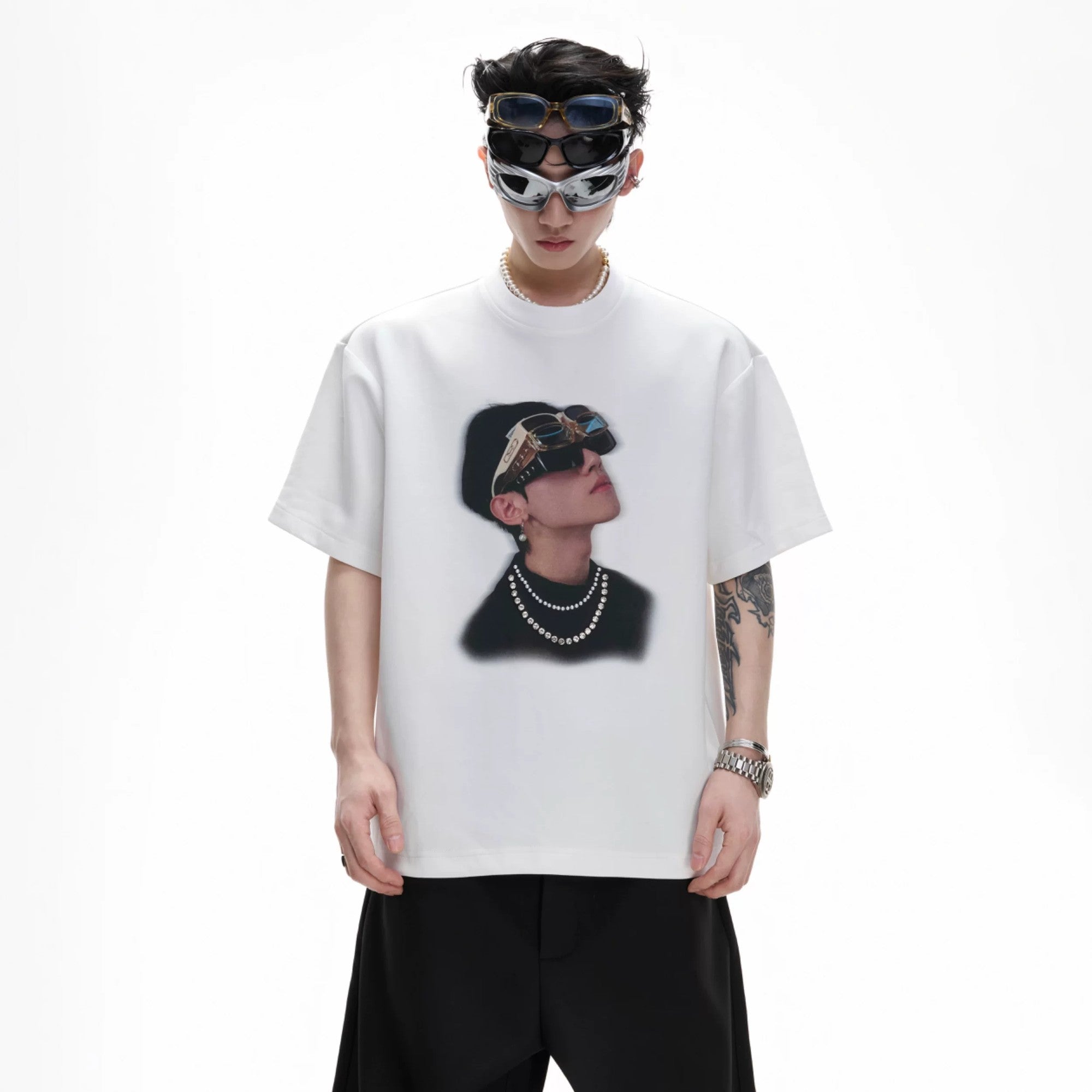 Front view of oversized gray graphic tee with pearl portrait print