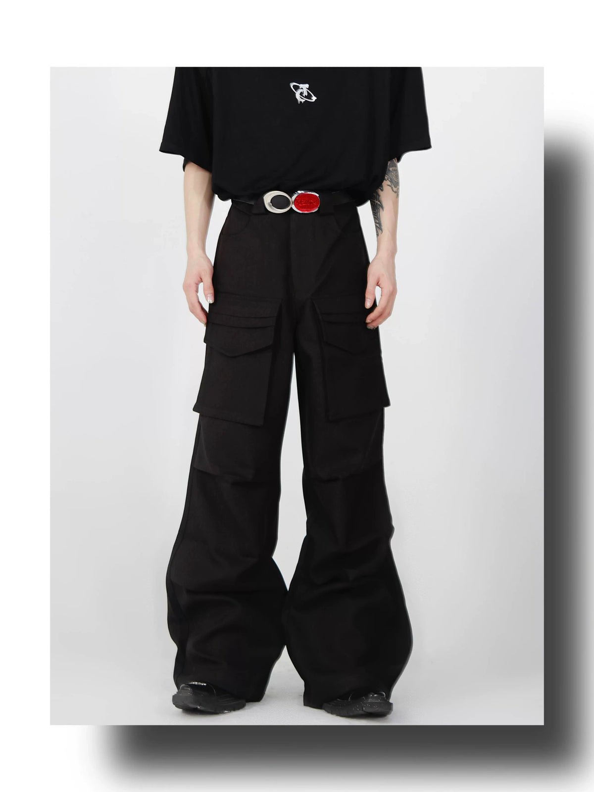 Pleated Wide-Leg Cargo Trousers in Gray or Black - detail image 9