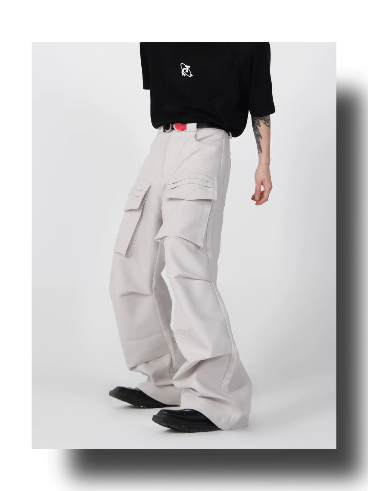 Pleated Wide-Leg Cargo Trousers in Gray or Black - detail image 4