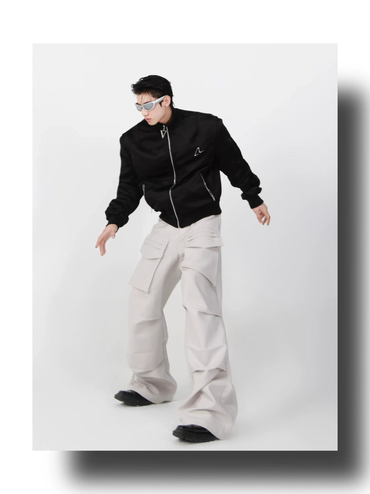 Pleated Wide-Leg Cargo Trousers in Gray or Black - detail image 7