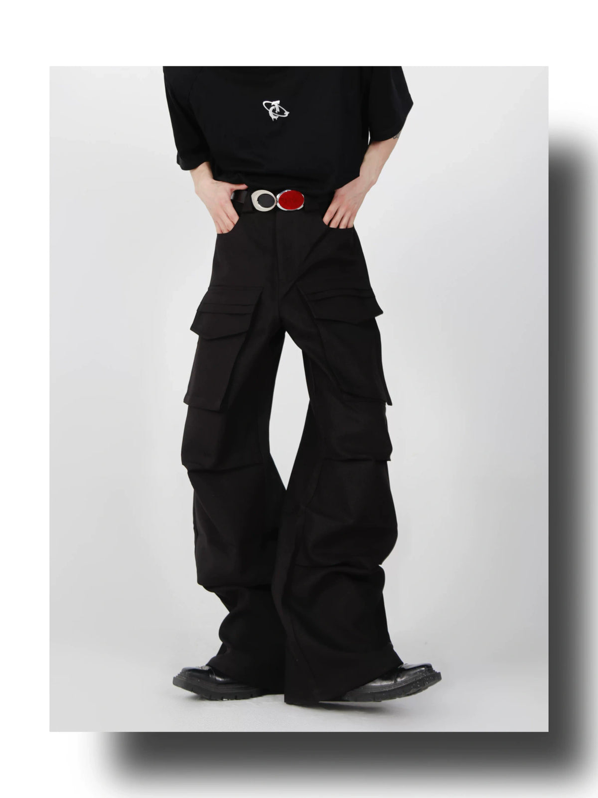 Pleated Wide-Leg Cargo Trousers in Gray or Black - detail image 11