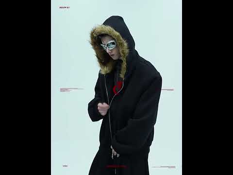 Fur-Collar Hooded Zip Cardigan in Relaxed Cotton video