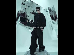 360-degree video showcasing the detachable zip-up cardigan hoodie with shoulder pads in motion