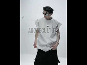 360-degree video showcasing the edgy deconstructed design and metal pendant details of this streetwear vest
