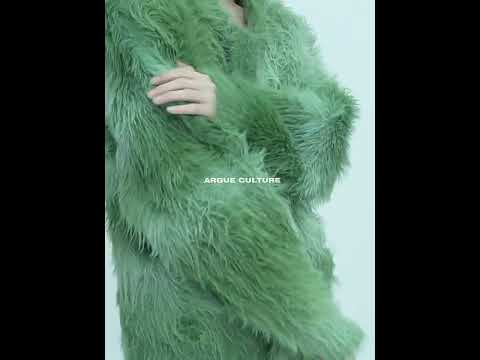 Video showing 360-degree view of the gradient ribbon sweater and different styling options