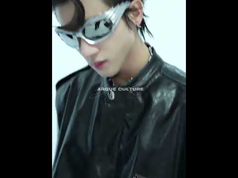 360-degree video showing the slim fit and textured details of this modern PU leather blazer jacket for men