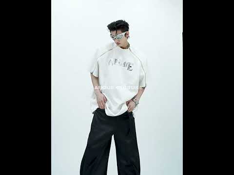 360-degree video showcasing all features of this edgy oversized streetwear t-shirt with metal trim details