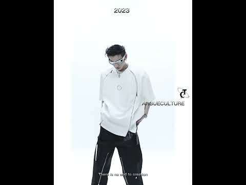 360-degree video showcasing all angles and details of this avant-garde streetwear t-shirt with shoulder zips