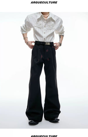 desc::red-lip-graphic-pleated-flare-trousers-detail-img-12