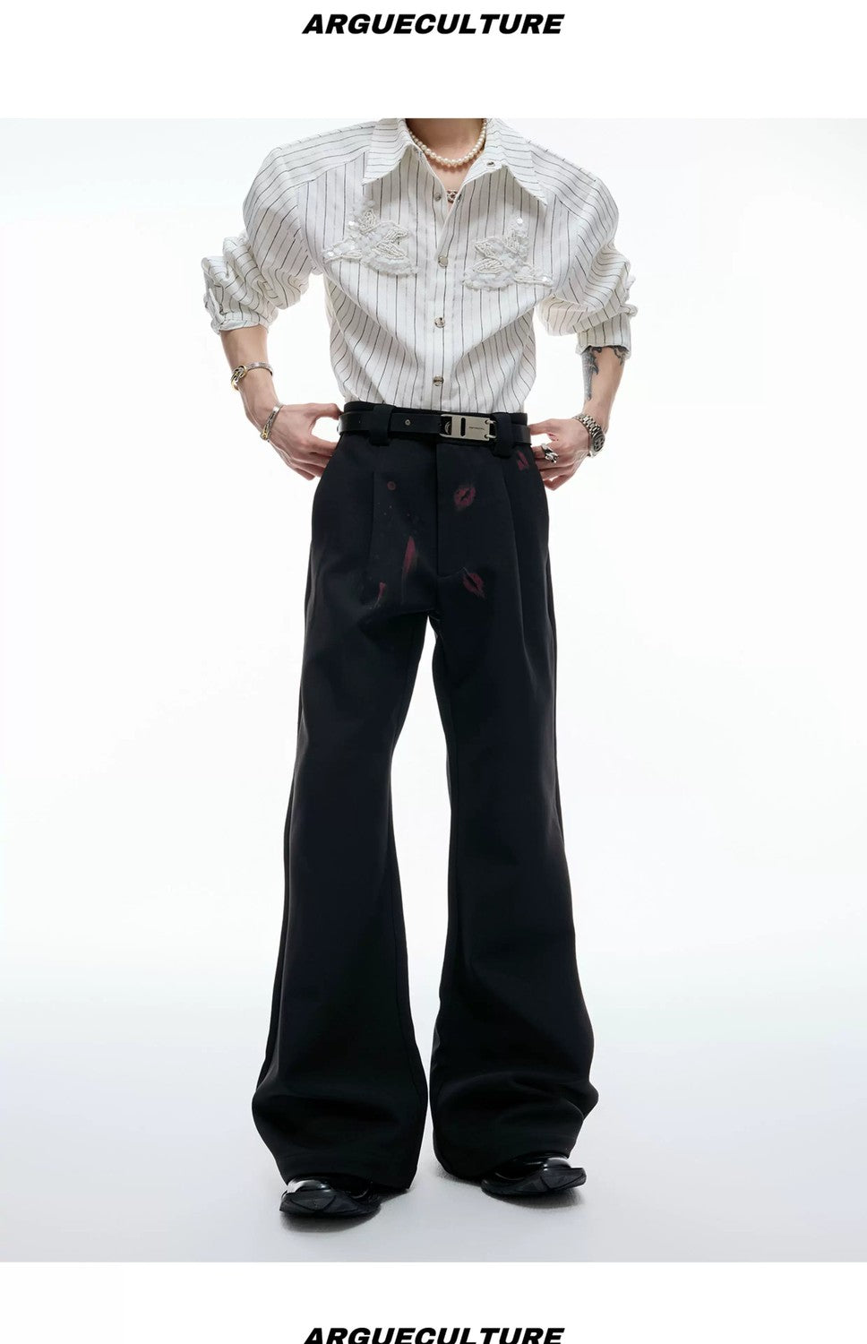 desc::red-lip-graphic-pleated-flare-trousers-detail-img-12