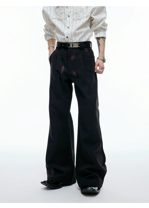 desc::red-lip-graphic-pleated-flare-trousers-detail-img-6