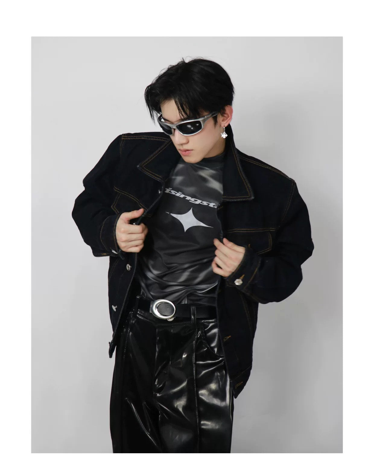 desc::reflective-mock-neck-punk-long-sleeve-tee-detail-img-5