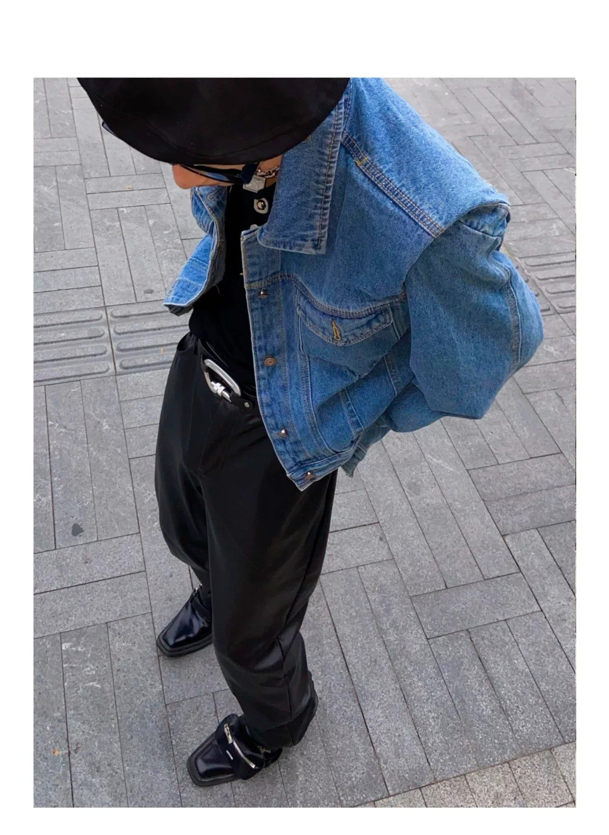 desc::retro-pleated-padded-shoulder-short-denim-jacket-detail-img-7