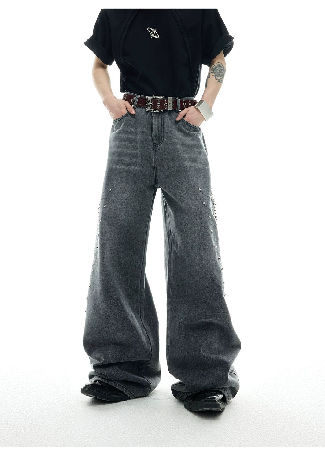 desc::retro-spine-metal-studded-washed-baggy-jeans-detail-img-10