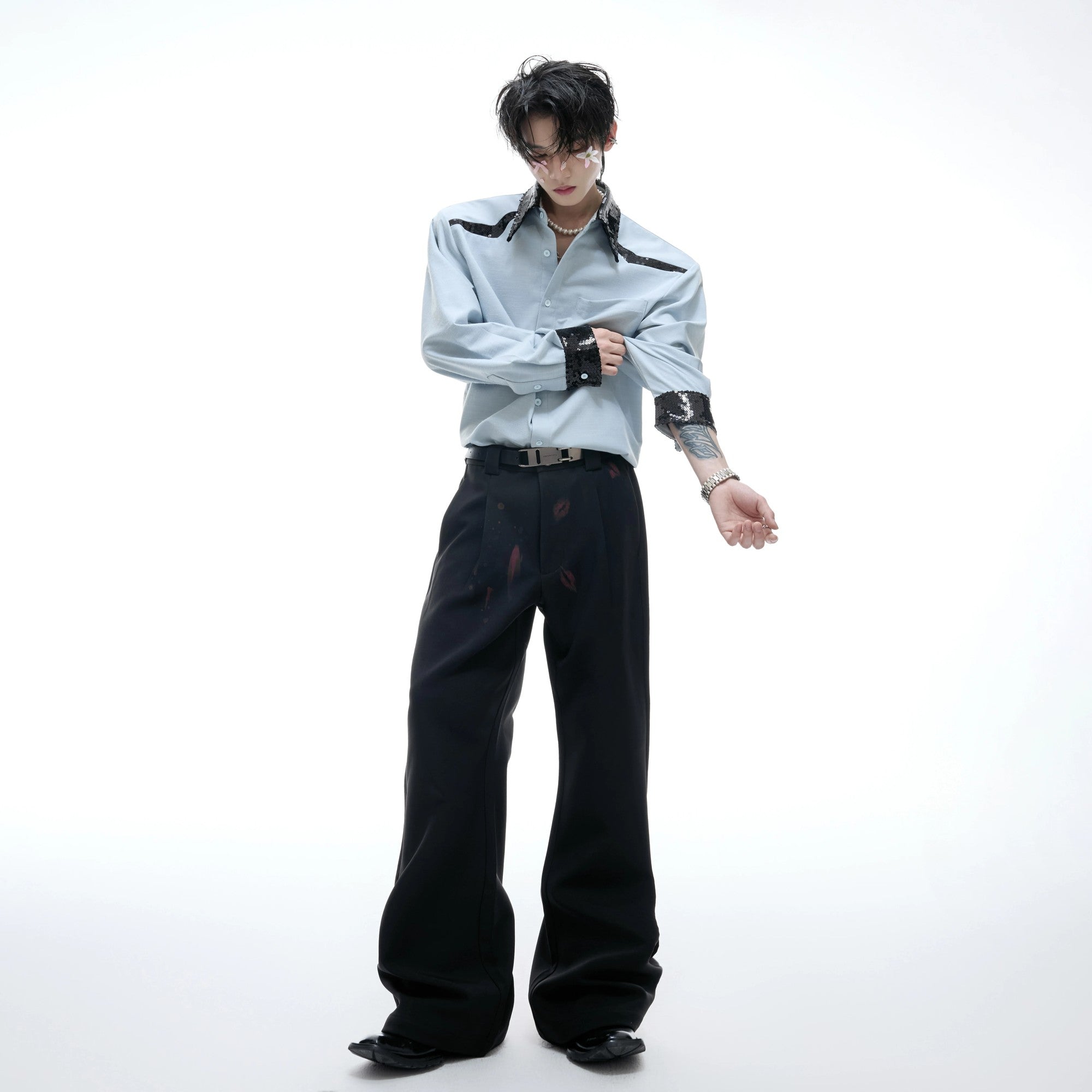 Unisex white sequin spliced shirt styled for streetwear