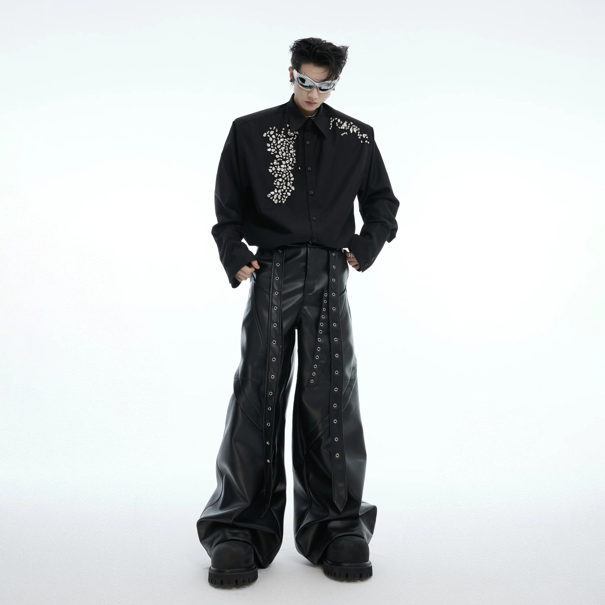 Detailed texture of the wrinkle-resistant composite fabric and luster.