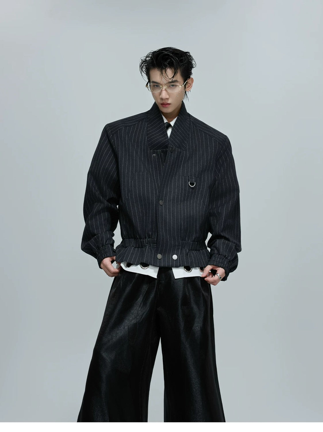 desc::striped-stand-collar-boxy-jacket-unisex-streetwear-essential-detail-img-5