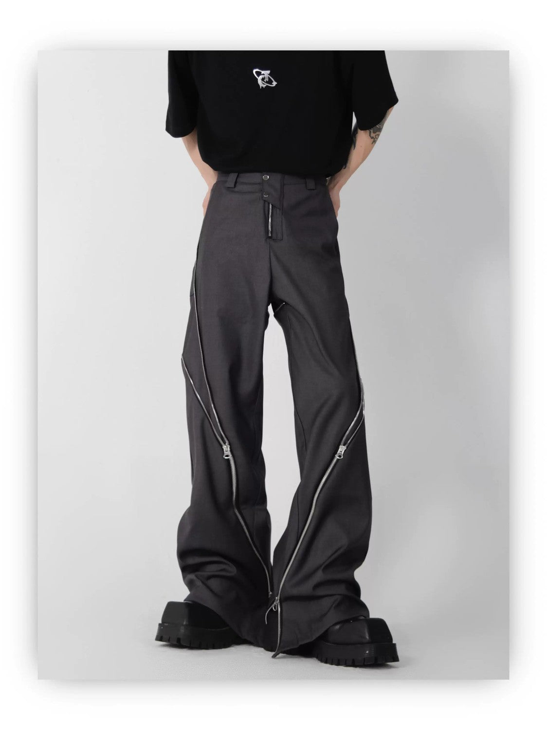desc::structured-micro-flare-trousers-mens-streetwear-slacks-detail-img-2