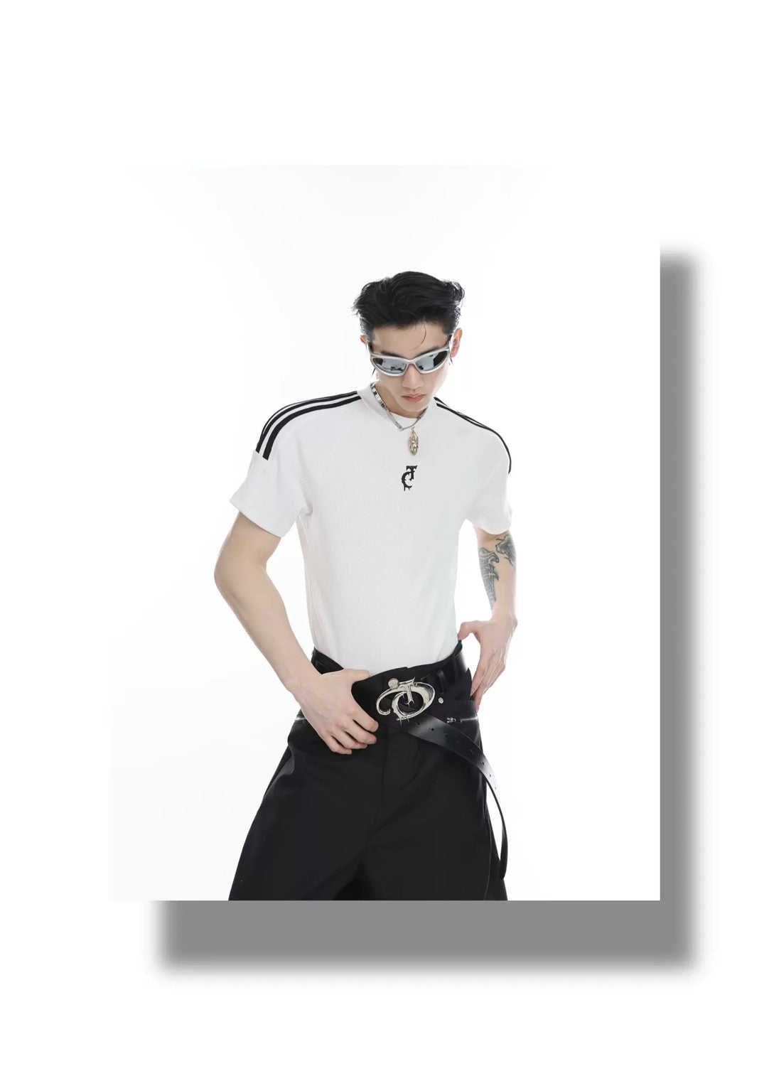 desc::textured-striped-slim-fit-tee-avant-garde-unisex-top-detail-img-2