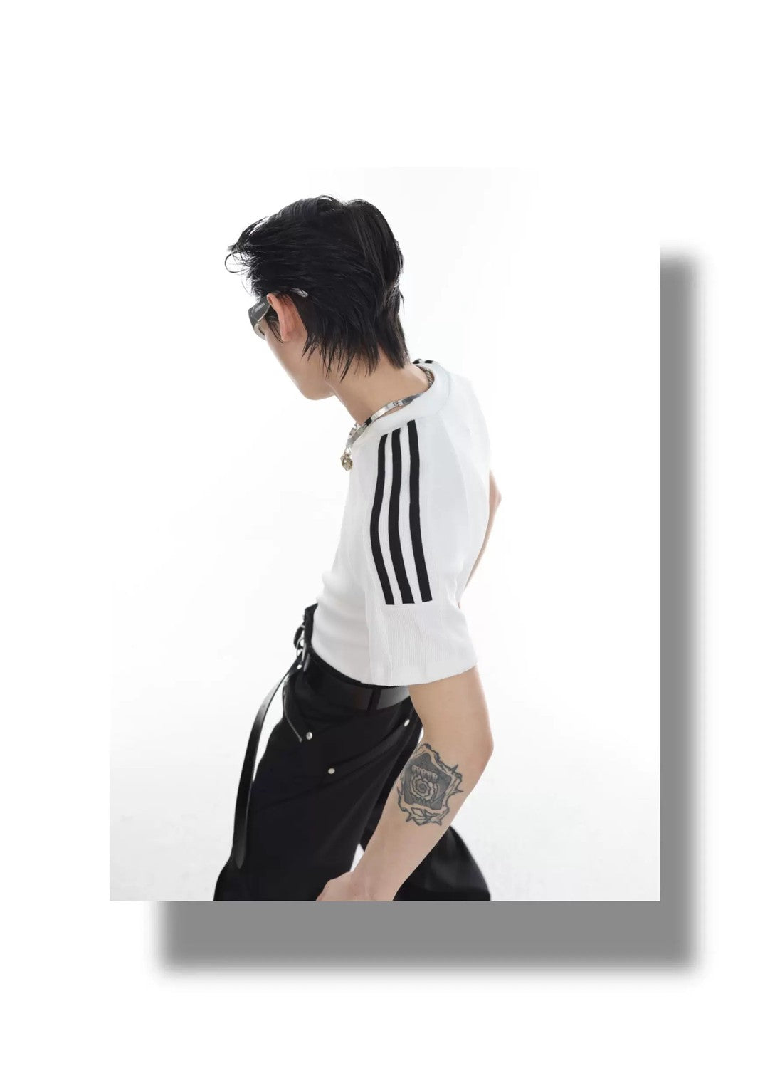 desc::textured-striped-slim-fit-tee-avant-garde-unisex-top-detail-img-7