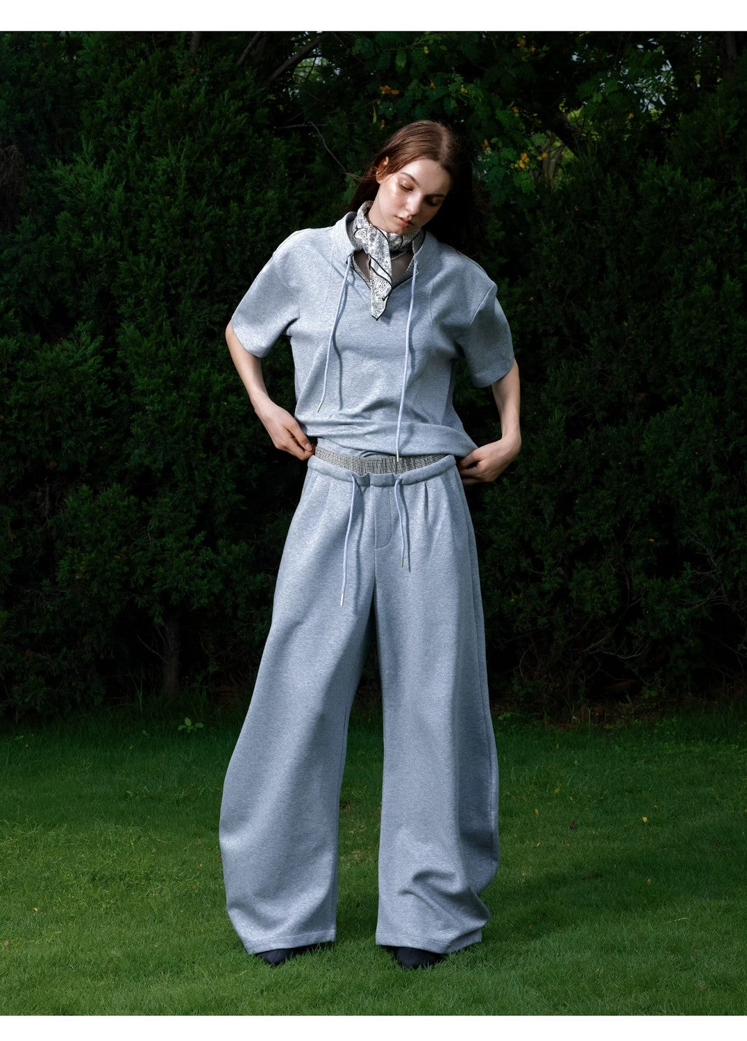 desc::v-neck-houndstooth-streetwear-set-curved-pants-detail-img-5