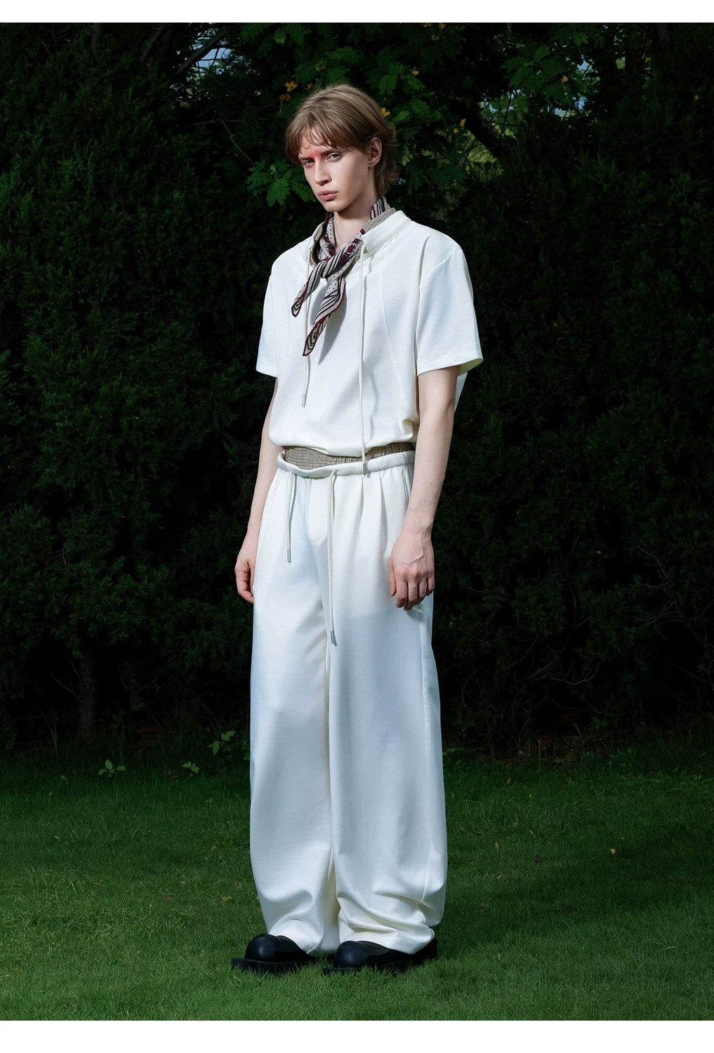 desc::v-neck-houndstooth-streetwear-set-curved-pants-detail-img-6