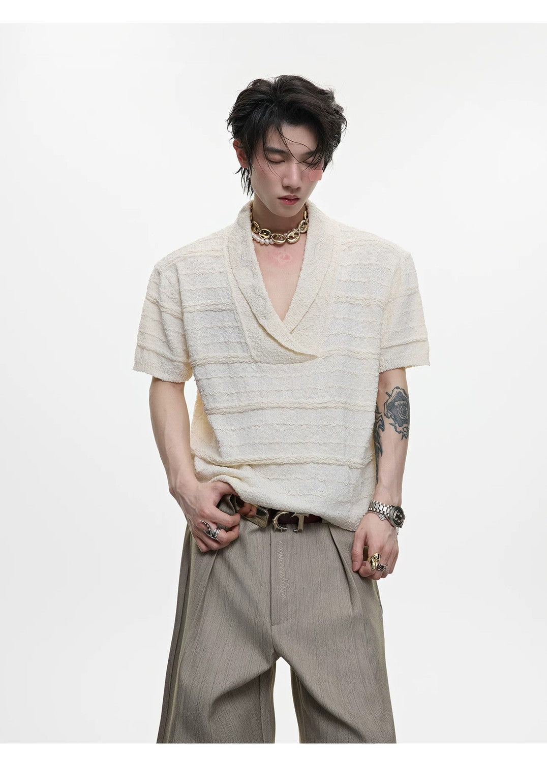 desc::v-neck-knit-streetwear-tee-luxury-embroidery-summer-sweater-detail-img-5