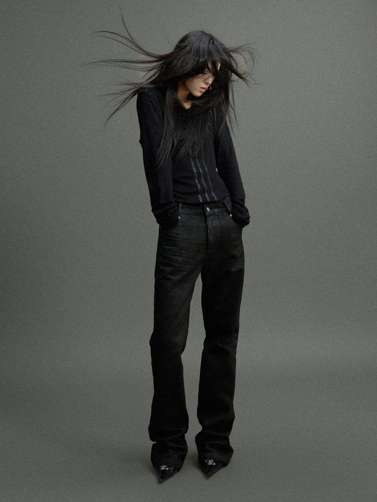 V-Neck Leather-Panel Ripple-Line Long-Sleeve Top - main image 5