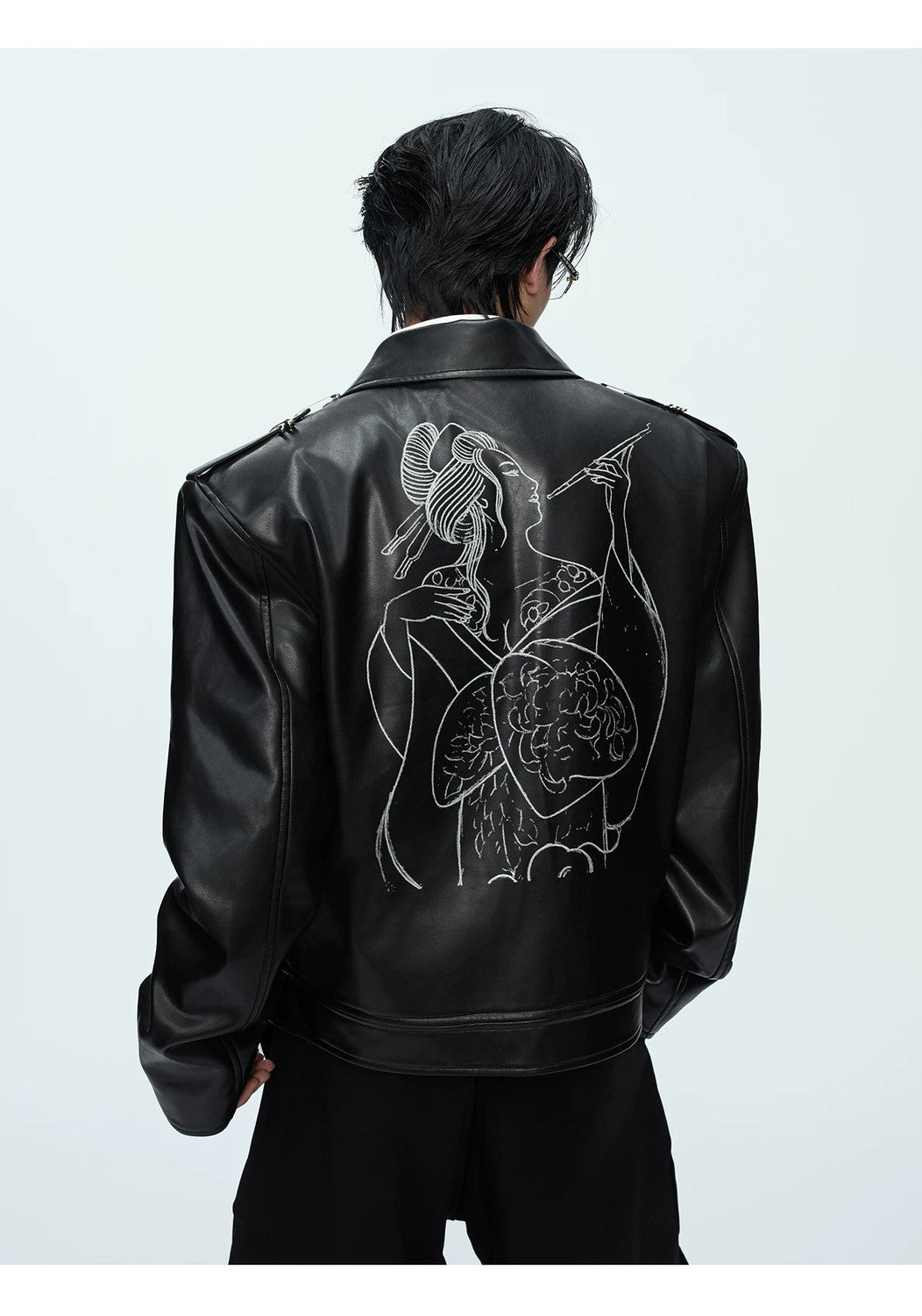 desc::vintage-geisha-graphic-pin-cropped-leather-jacket-detail-img-8